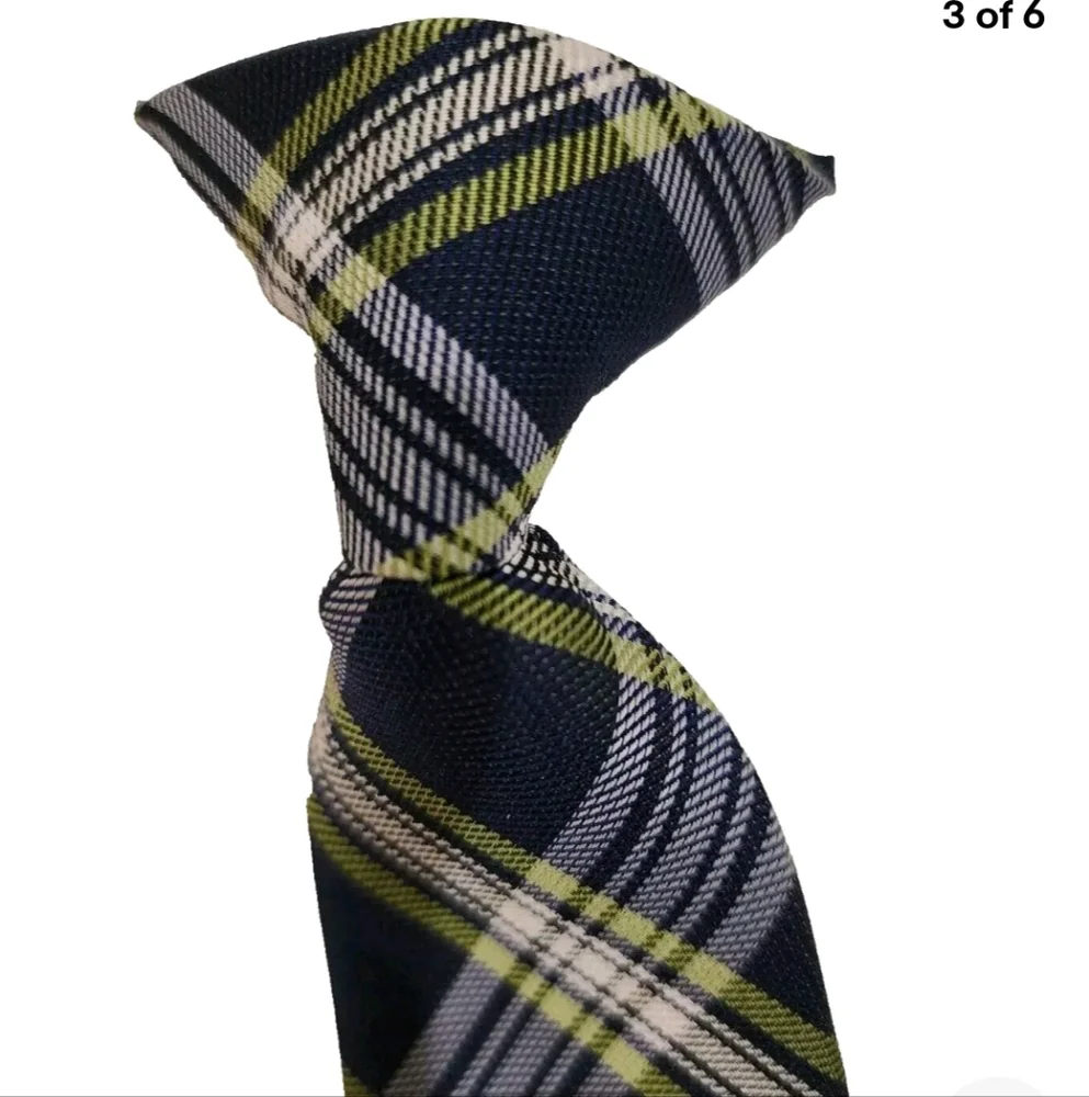Young Boys Clip On Neck Tie in Navy Plaid New Without Tags